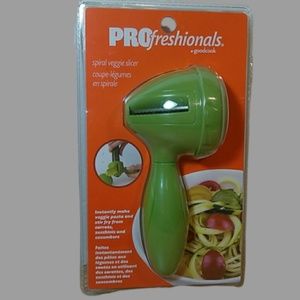 Veggie spiralizer. Handheld veggie spiralizer.NIB